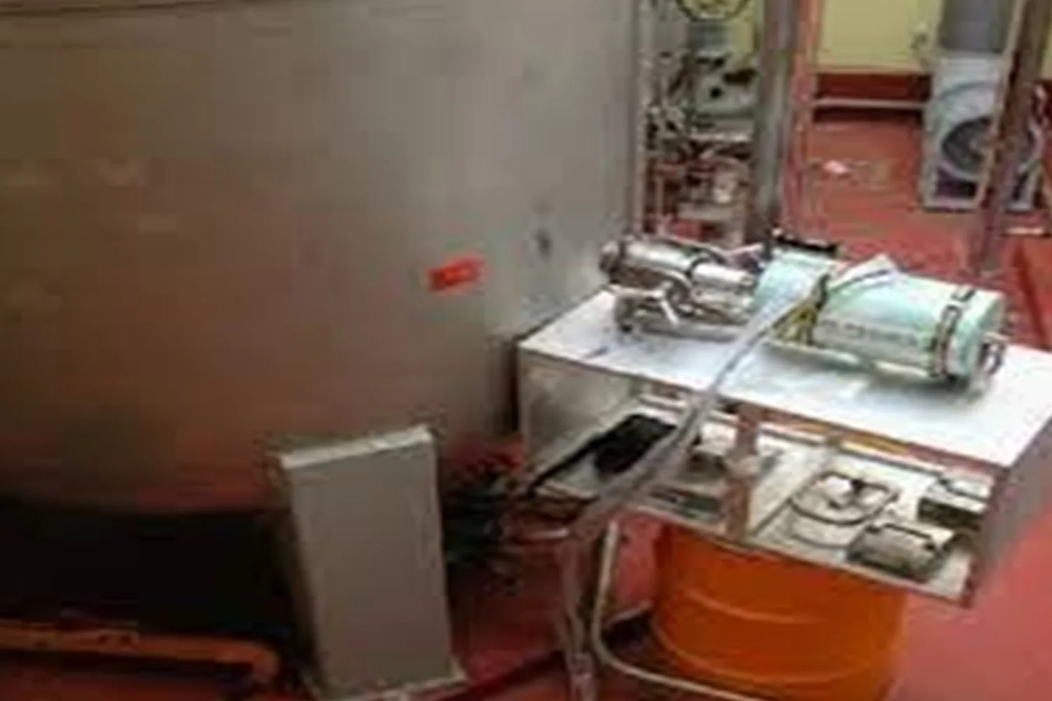 Non-intrusive inspection of nitrogen storage drum-using AUT technique